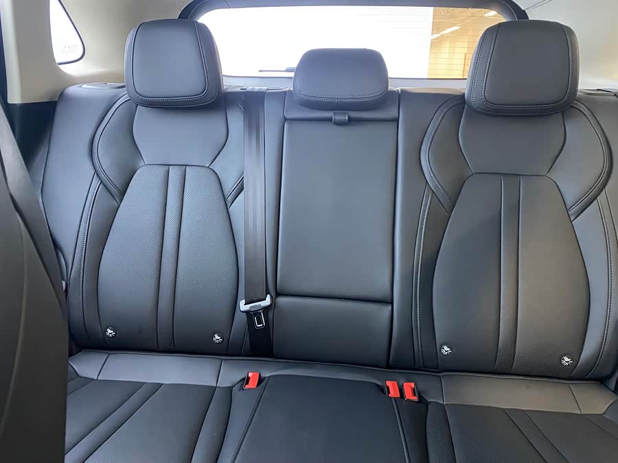 HongQi HS3 PHEV 2024 #13 HongQi HS3 PHEV 2024 car image #13