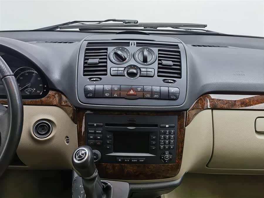 奔驰 唯雅诺 2013 汽车图片 #13