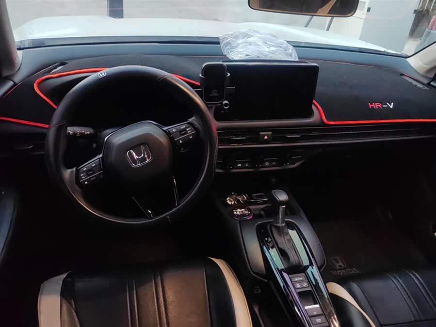 Honda HR-V 2024 car image #13