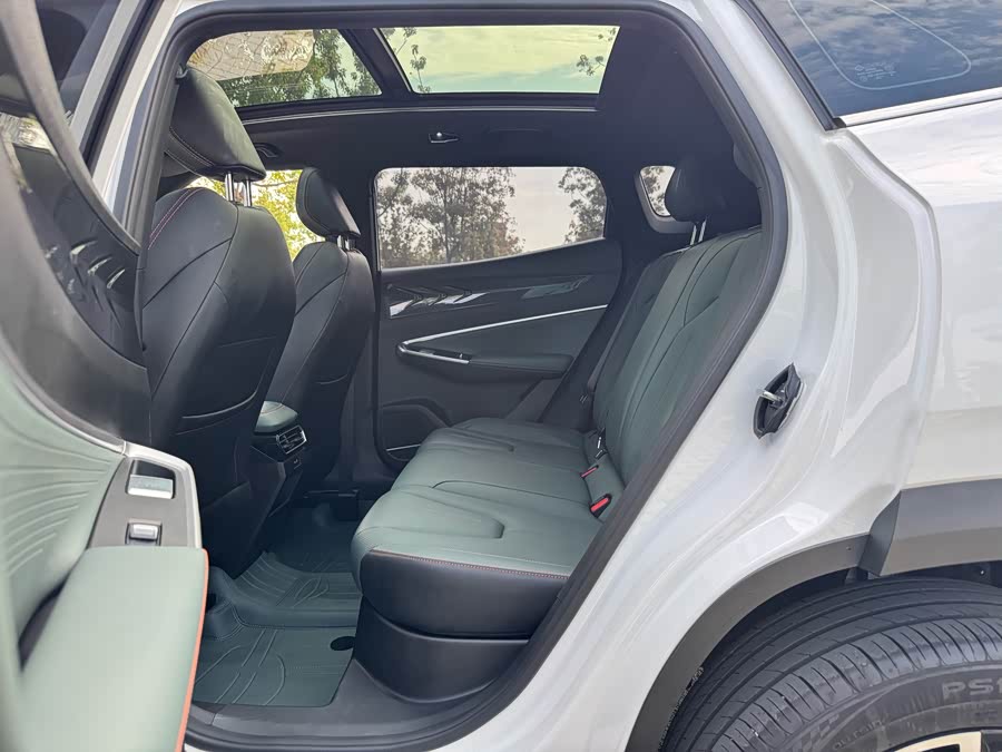 GEELY Boyue 2024 car image #13