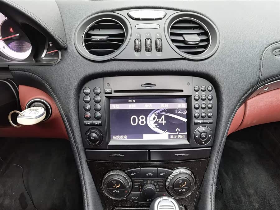 Mercedes-Benz SL Class 2011 car image #13