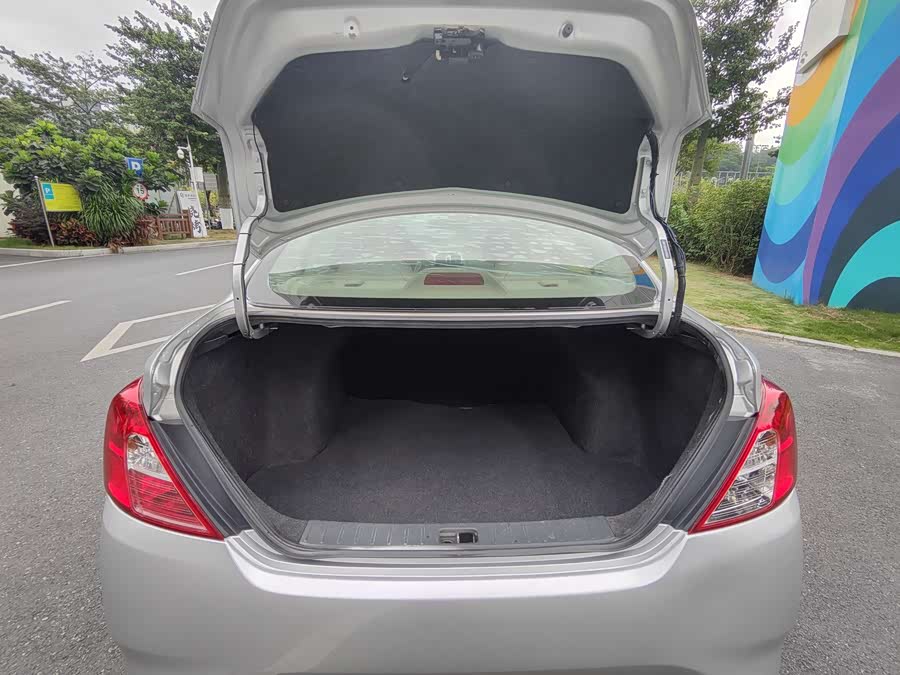 Nissan Sunny 2016 car image #13