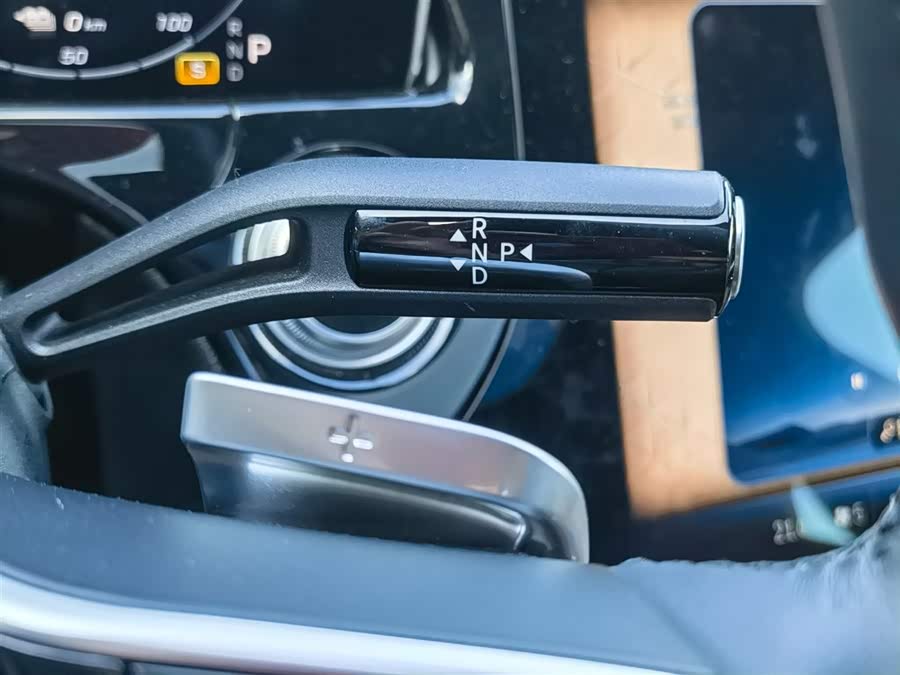 Mercedes-Benz E Class New Energy 2024 car image #13