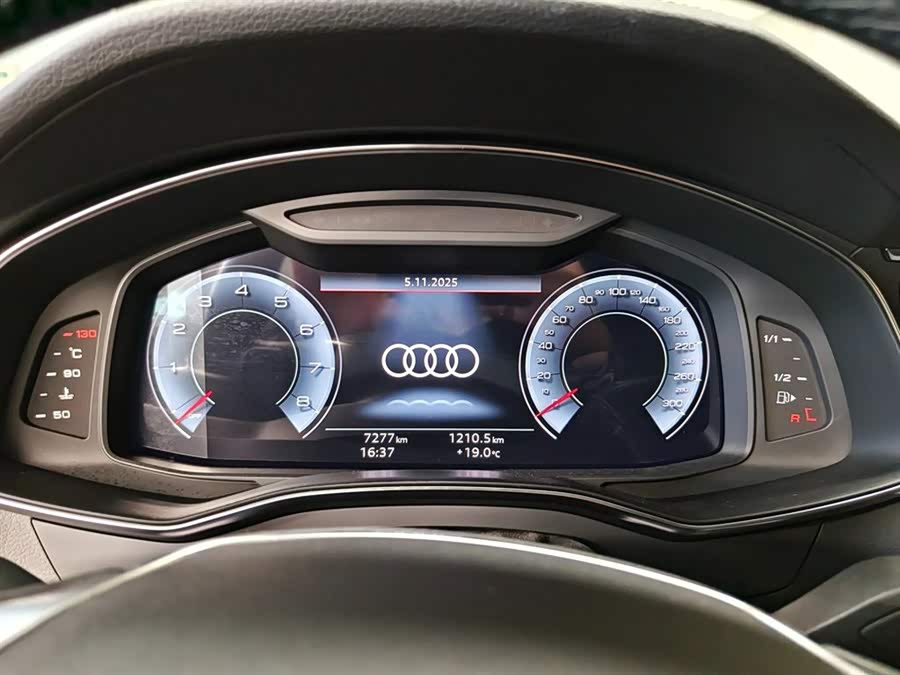 Audi A7 2022 car image #13