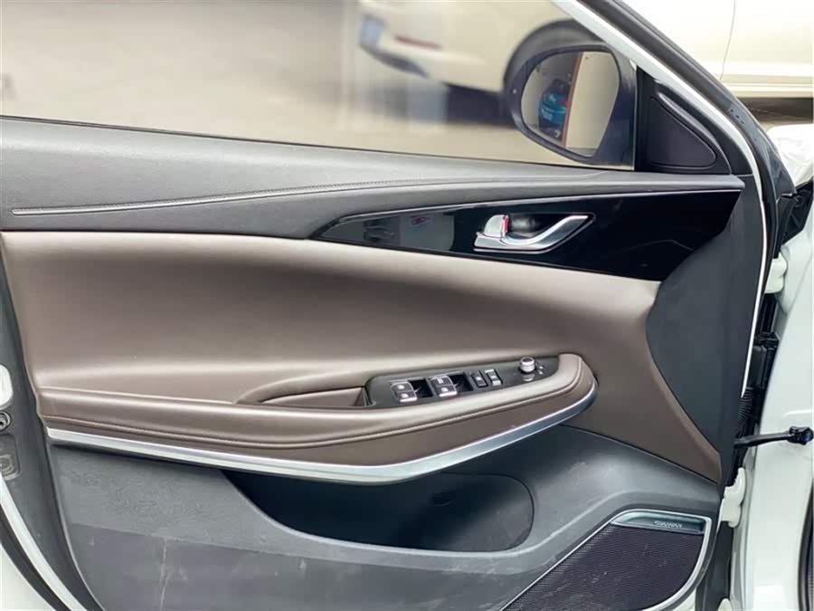 Changan Eado DT 2018 car image #13