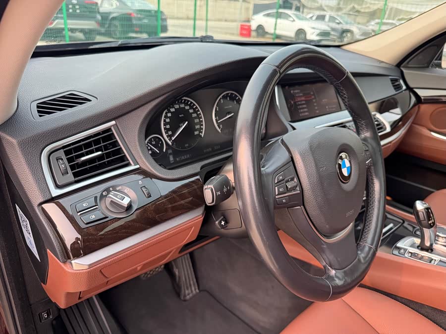 BMW 5 Series GT 2016 #13 BMW 5 Series GT 2016 immagine di auto #13