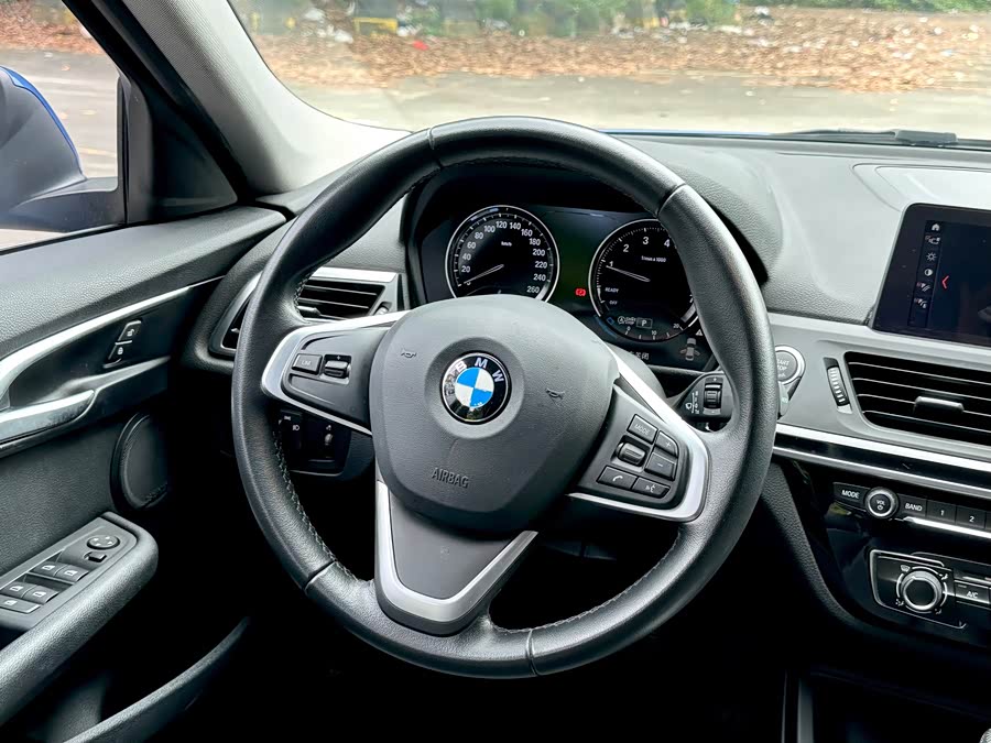 BMW 1 Series 2019 immagine di auto #13