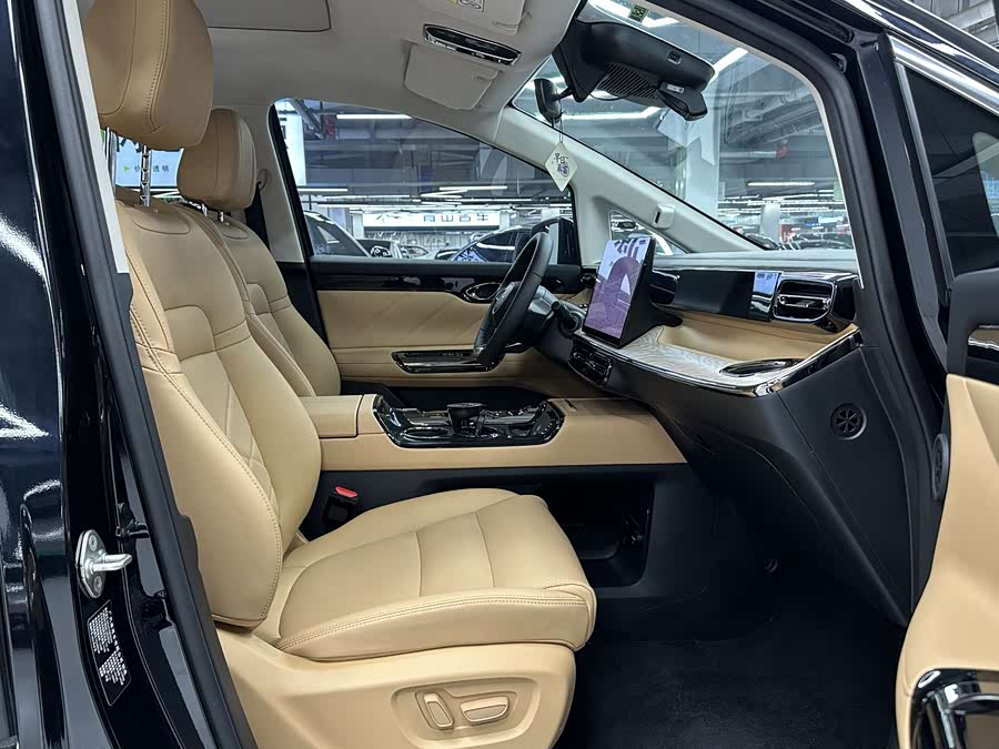 GAC Trumpchi E8 New Energy 2024 #13 GAC Trumpchi E8 New Energy 2024 car image #13