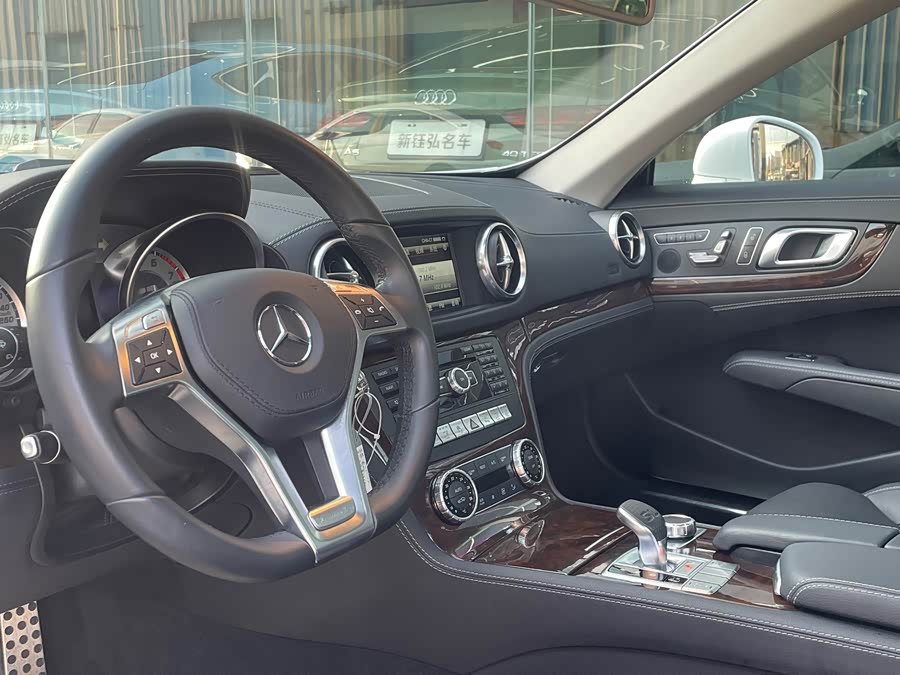 Mercedes-Benz SL Class 2016 car image #13