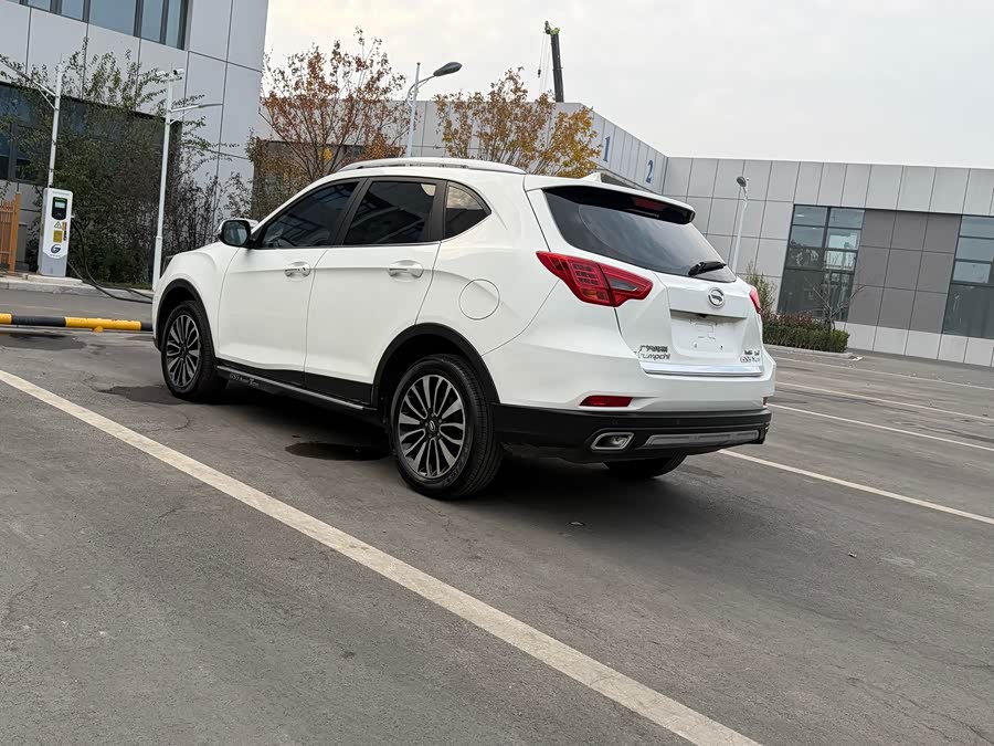 GAC Trumpchi GS5 Super 2016 #13 GAC Trumpchi GS5 Super 2016 car image #13