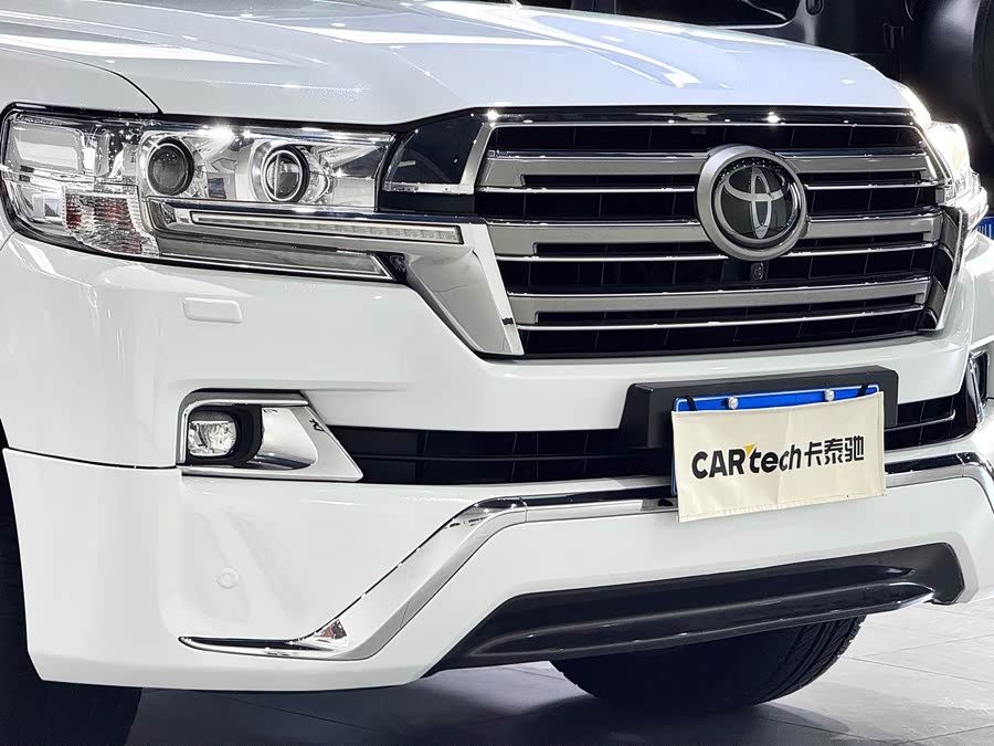 Toyota 2018 car image #13