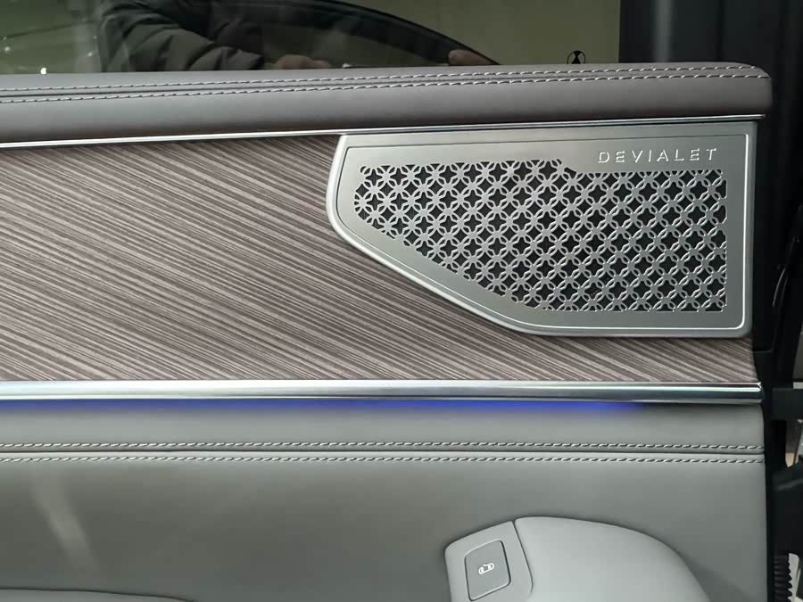 Denza N9 2025 car image #13