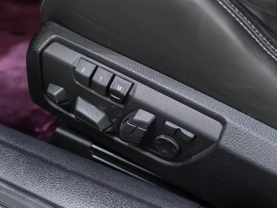 BMW M6 2014 car image #13