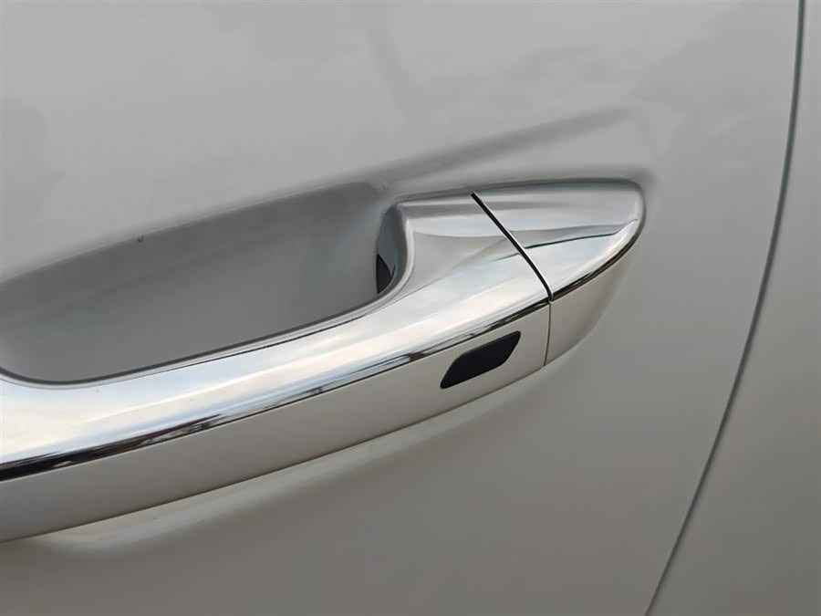2022 car image #13