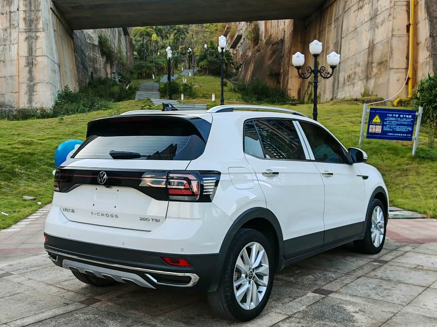 Volkswagen T-Cross 2022 #13 Volkswagen T-Cross 2022 car image #13