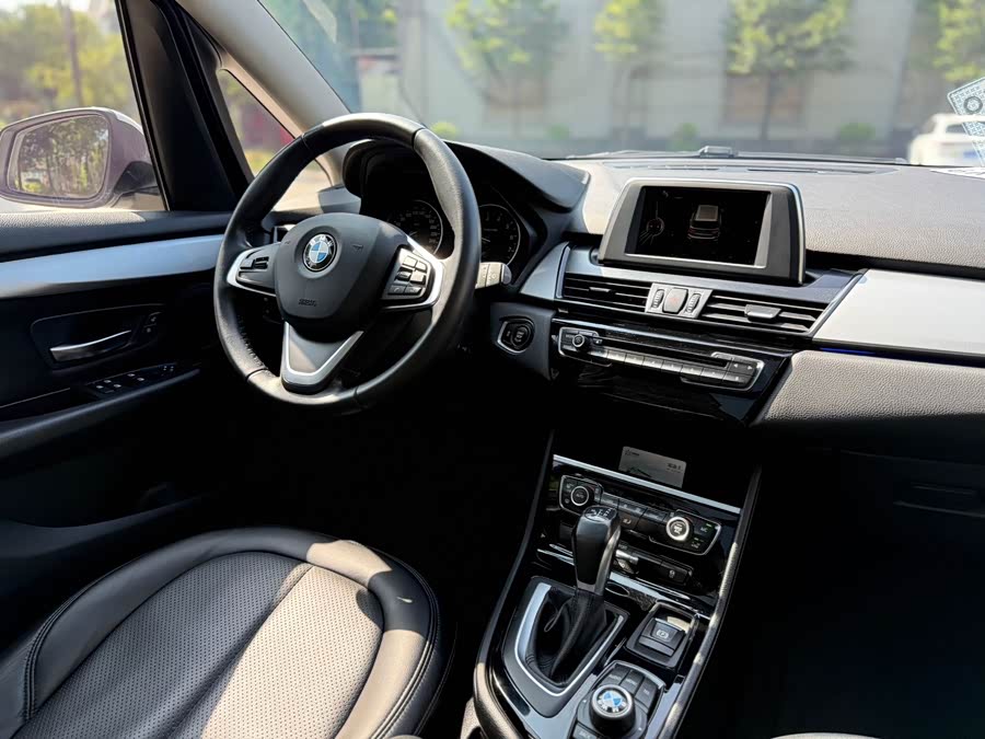 BMW 2 Series Gran Tourer 2017 car image #13