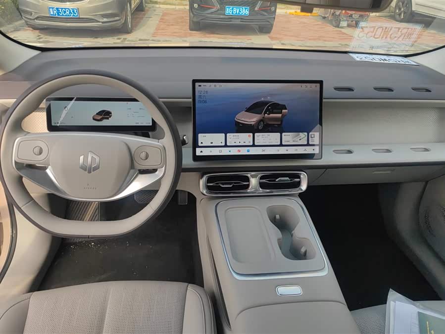 零跑汽车 零跑B01 2025 汽车图片 #13