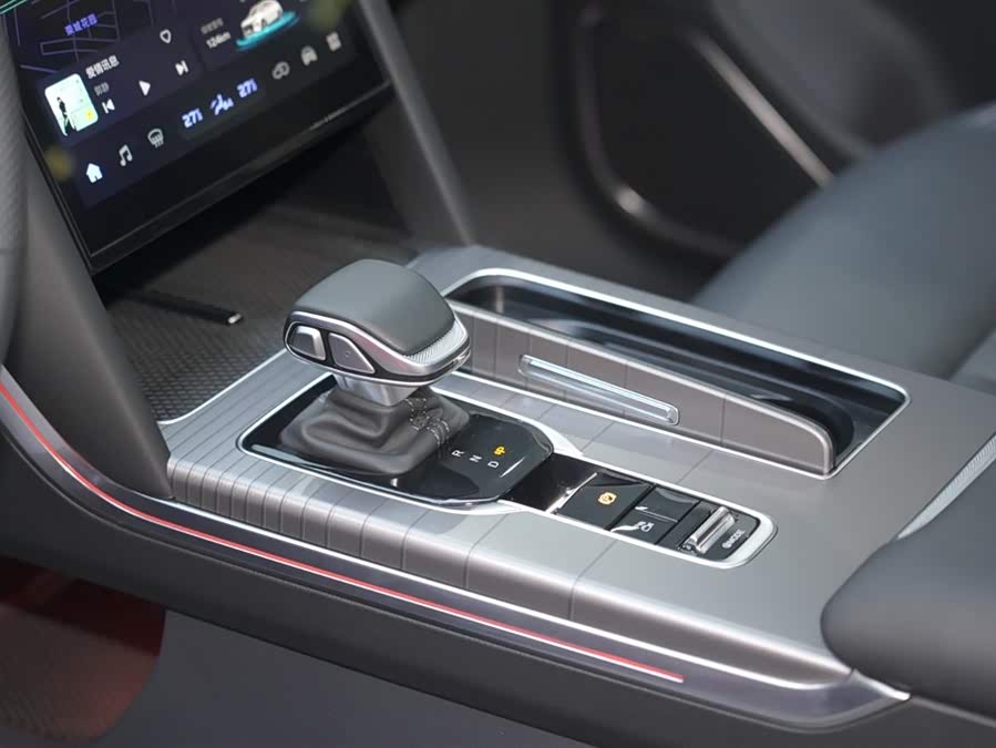 HongQi HS7 PHEV 2025 car image #13