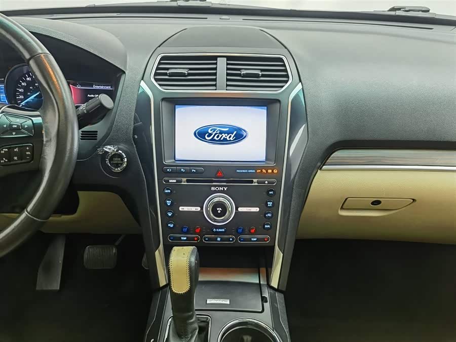 Ford Explorer (Imported) 2016 #13 Ford Explorer (Imported) 2016 صورة سيارة #13