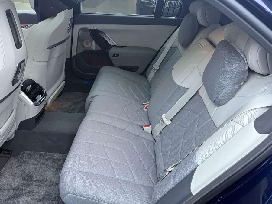 BMW M760Le #13 BMW M760Le car image #13