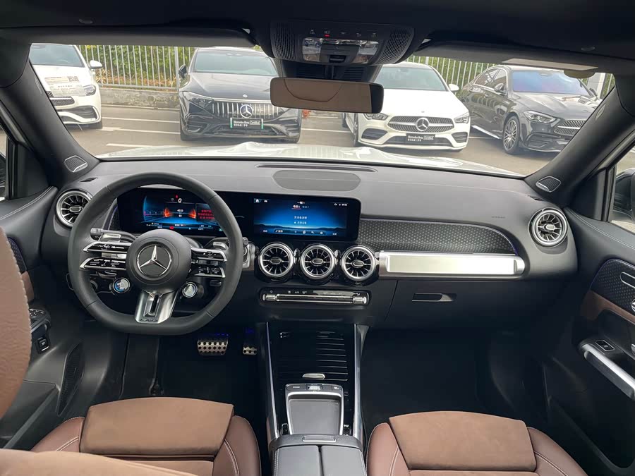 Mercedes-Benz GLB AMG 2025 imagen de coche #13