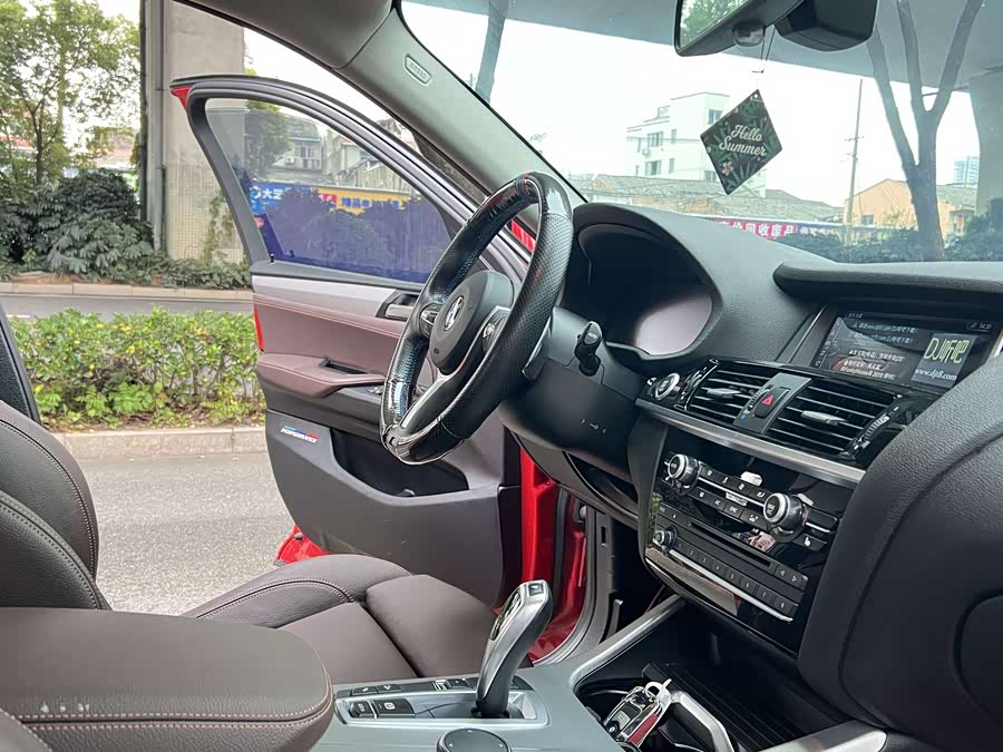 BMW X4 2017 car image #13