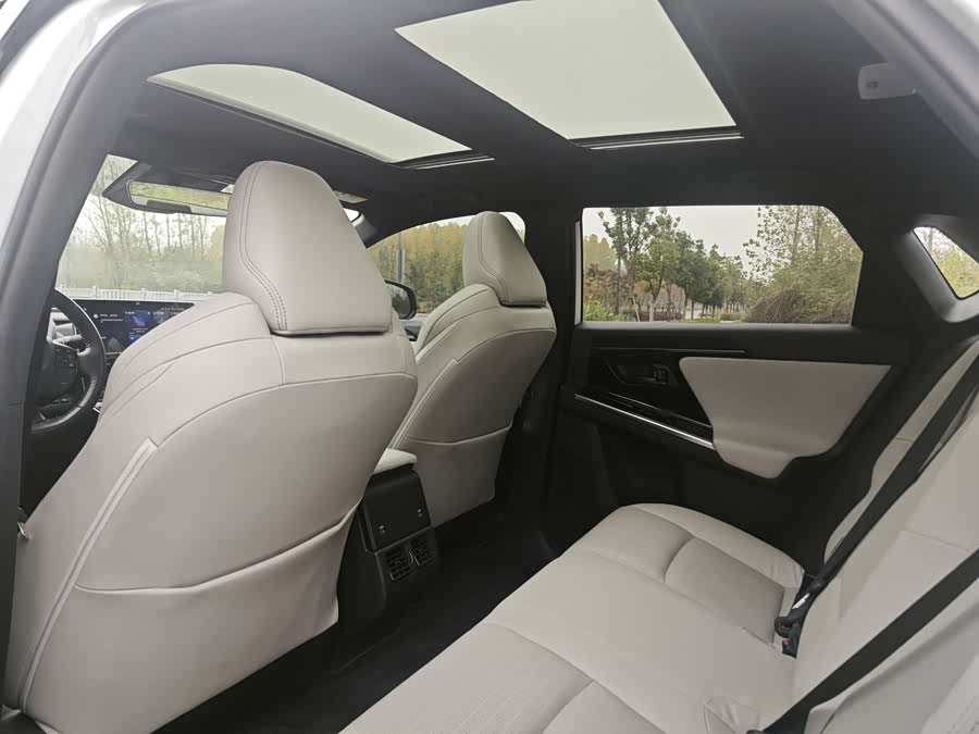 Toyota bZ4X 2022 immagine di auto #13