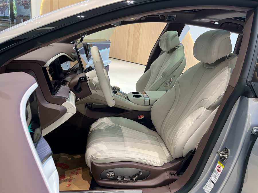 Denza Z9GT 2024 #13 Denza Z9GT 2024 car image #13