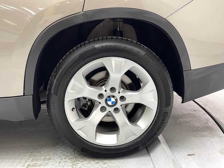 BMW X1 (Imported) 2013 car image #13