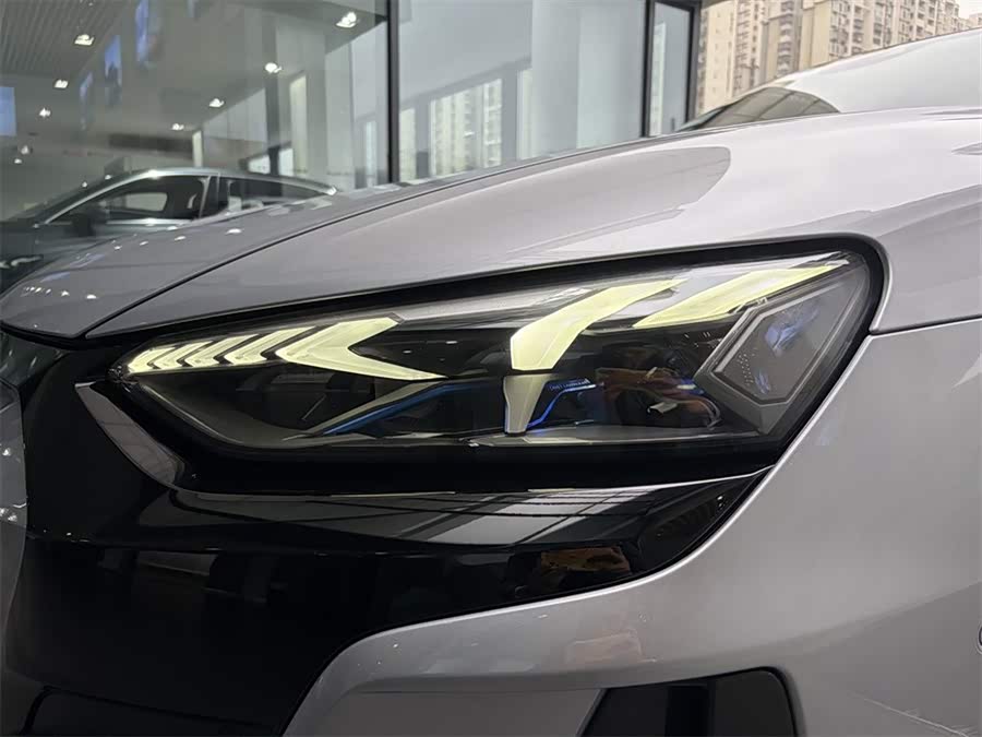 Audi RS e-tron GT car image #13