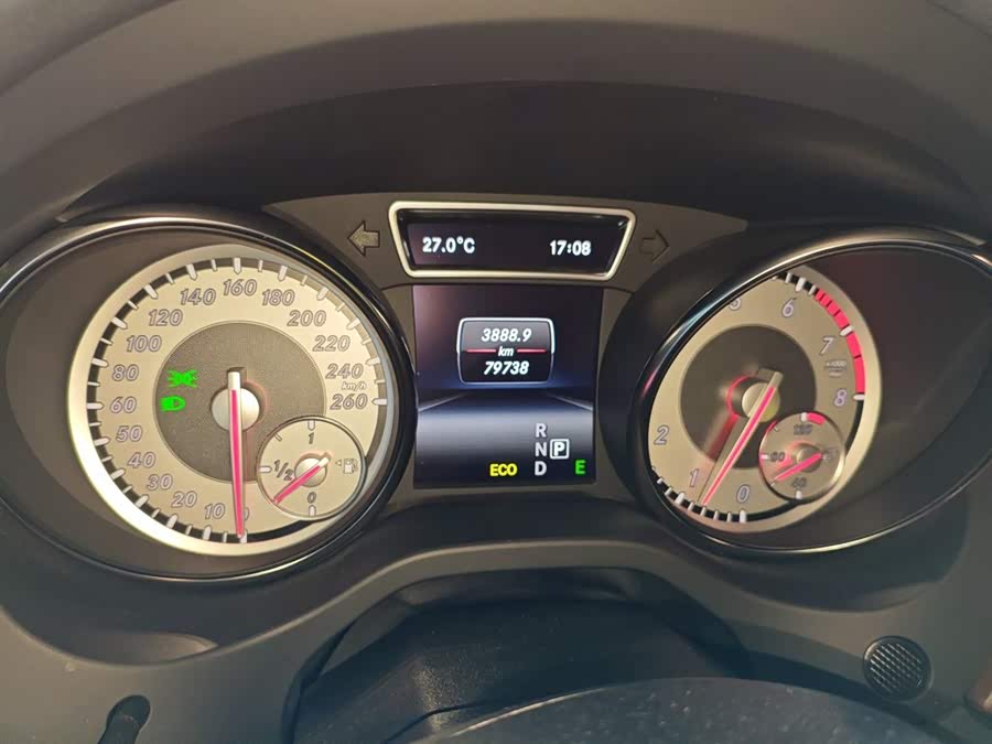 Mercedes-Benz GLA Class (Imported) 2015 car image #13