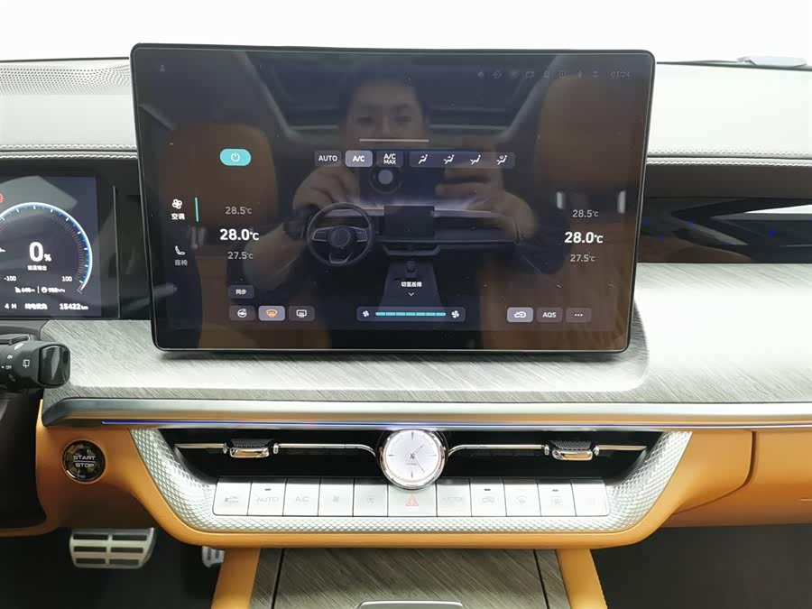 Tank 500 New Energy 2025 immagine di auto #13