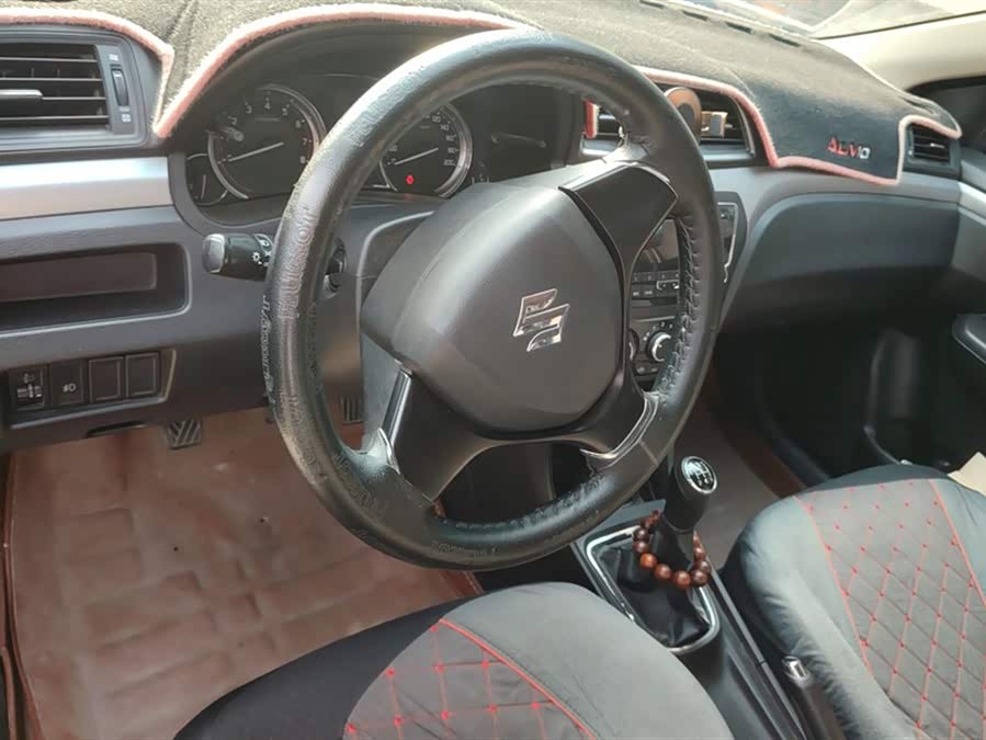 Suzuki Ciaz 2015 изображение автомобиля #13