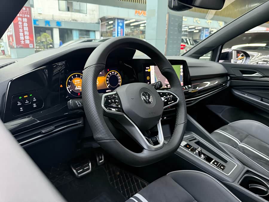 Volkswagen Golf 2022 car image #13