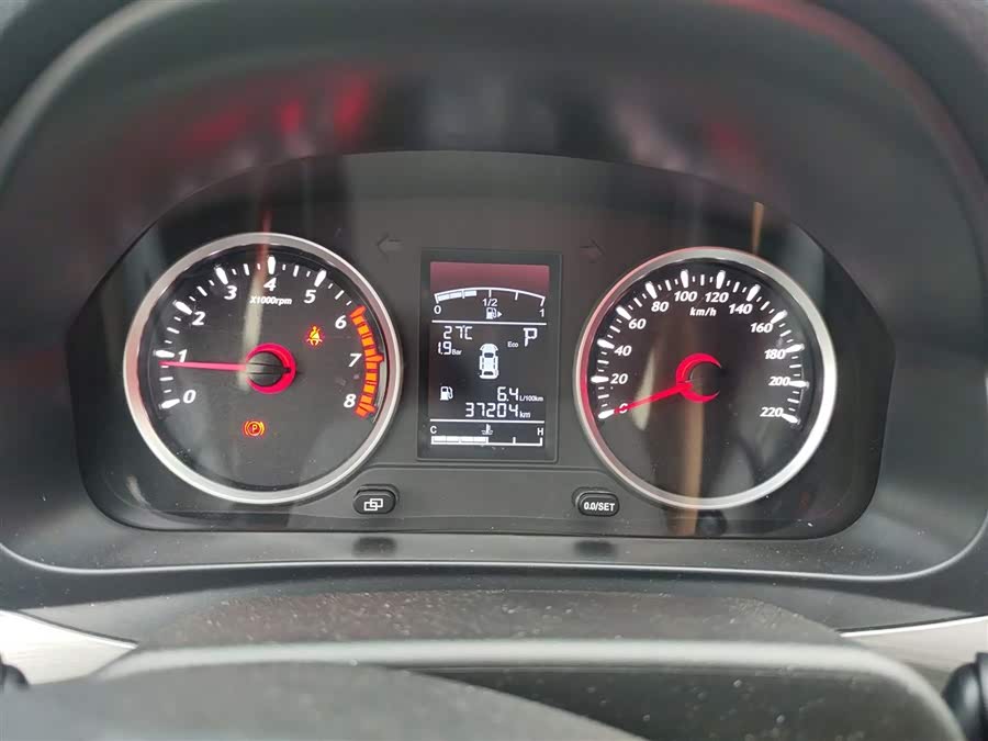 Forthing T5 2023 #13 Forthing T5 2023 صورة سيارة #13