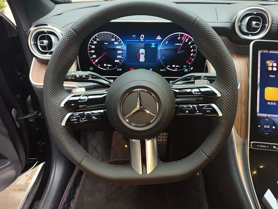 Mercedes-Benz GLC Class New Energy 2025 imagen de coche #13