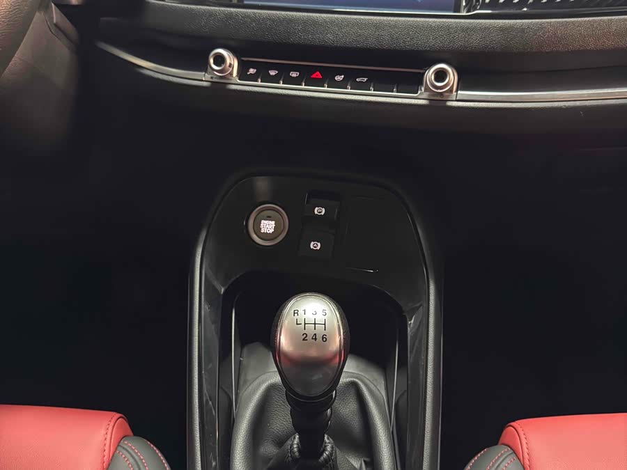 Haval H2s 2016 car image #13