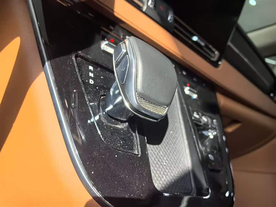 HongQi HQ9 PHEV 2024 imagem de carro #13