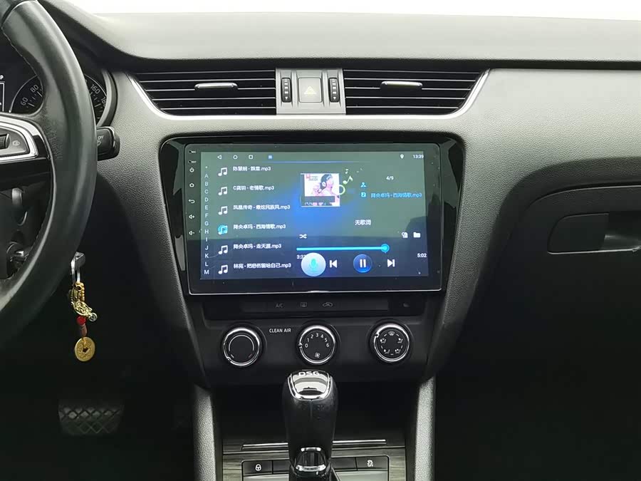 Skoda Octavia 2016 car image #13