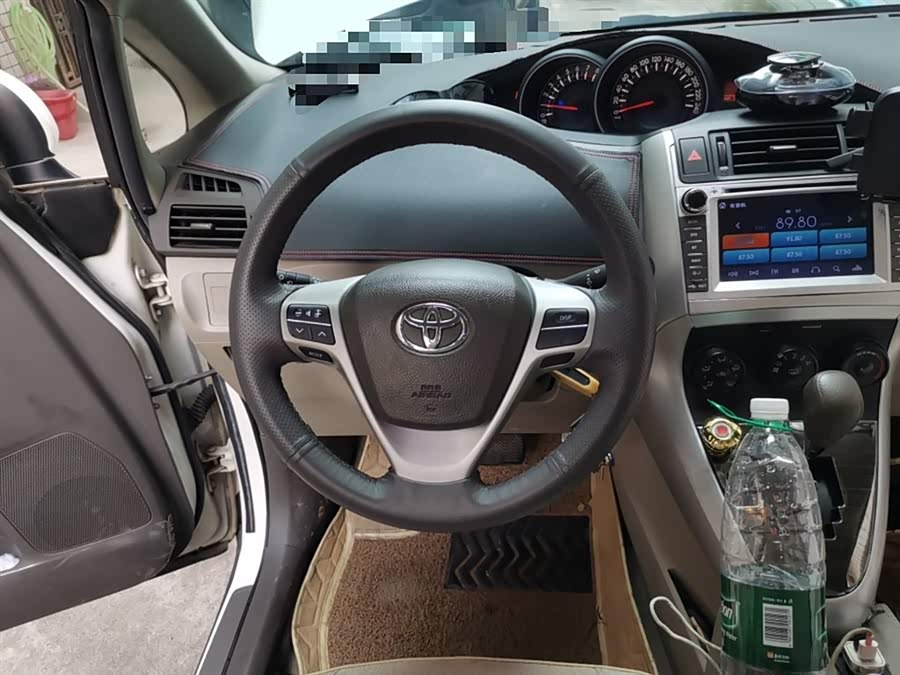 Toyota Reiz 2015 immagine di auto #13