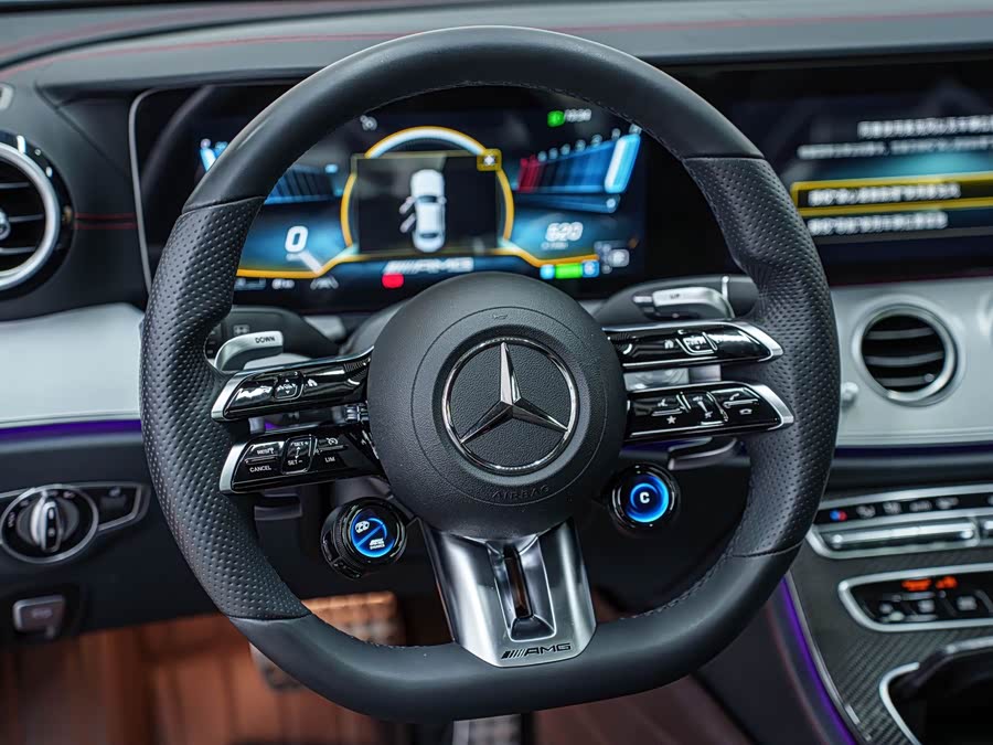 Mercedes-Benz E AMG 2022 صورة سيارة #13