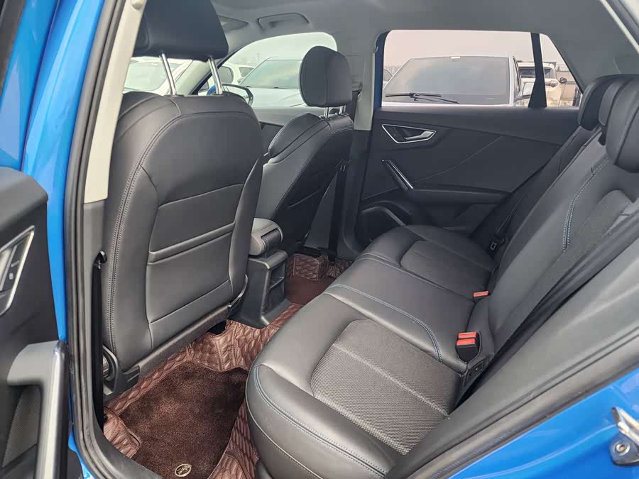 Audi Q2L e-tron 2020 car image #13