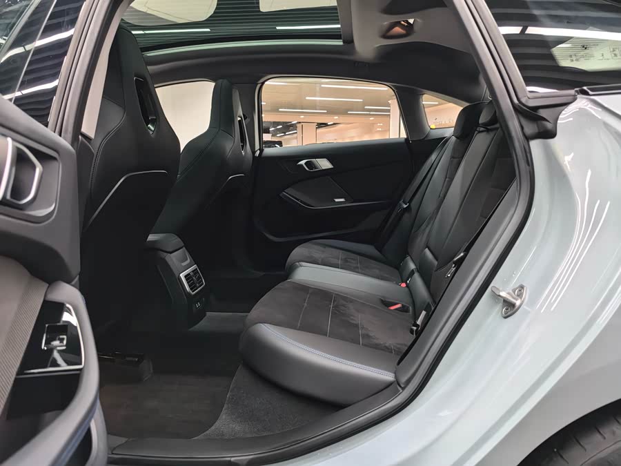 BMW 2 Series 2025 #13 BMW 2 Series 2025 car image #13