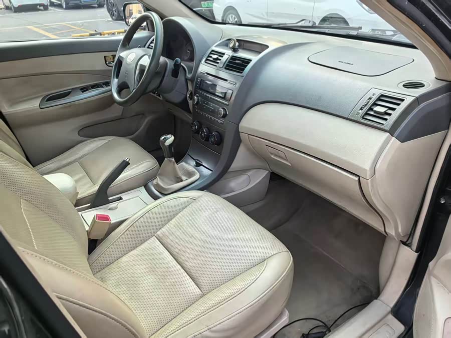 BYD L3 2012 immagine di auto #13