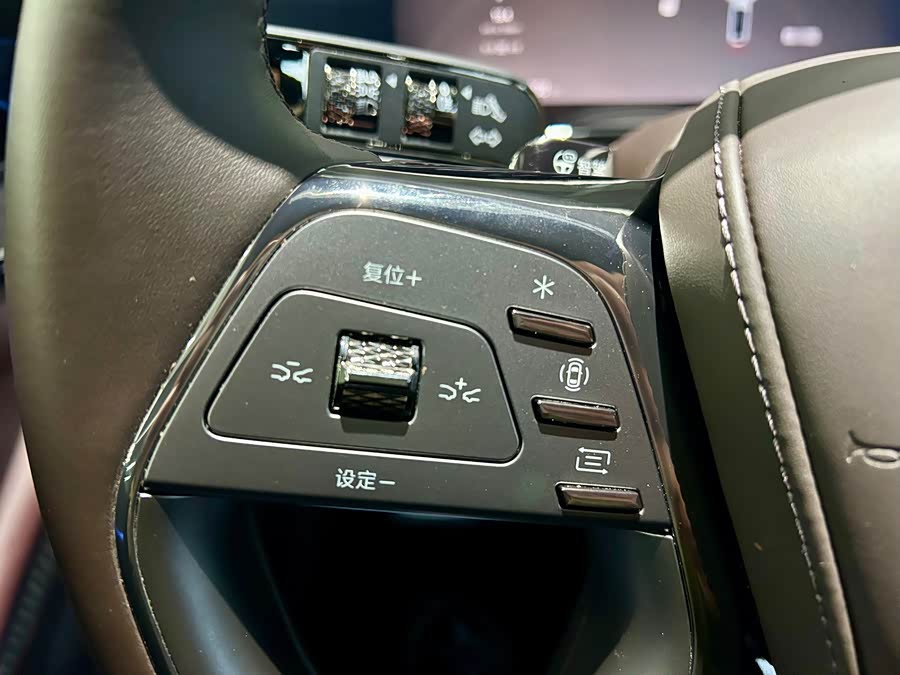 Denza Z9GT 2024 car image #13