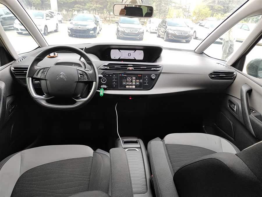 Citroen C4 PICASSO 2017 صورة سيارة #13