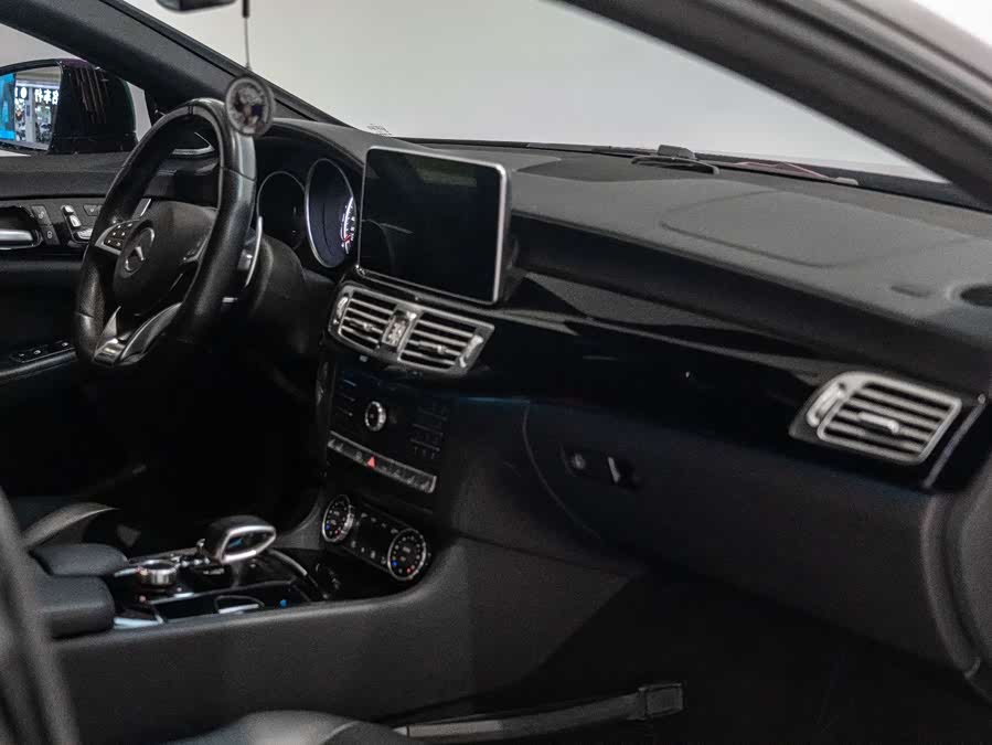 Mercedes-Benz CLS AMG 2016 car image #13
