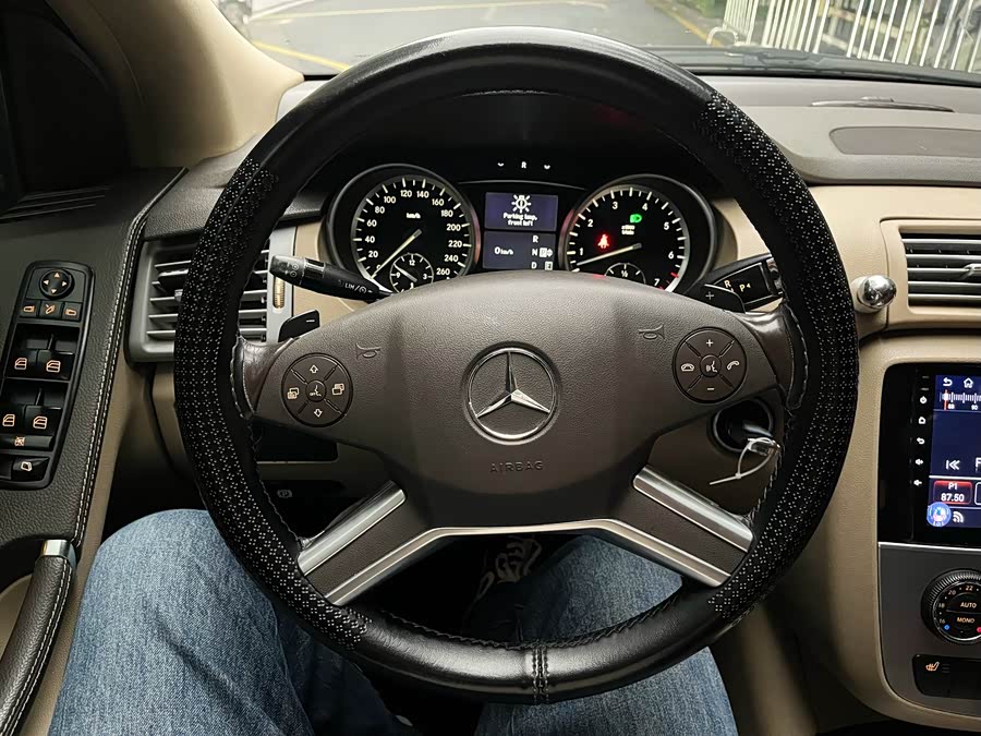 Mercedes-Benz R Class 2013 car image #13