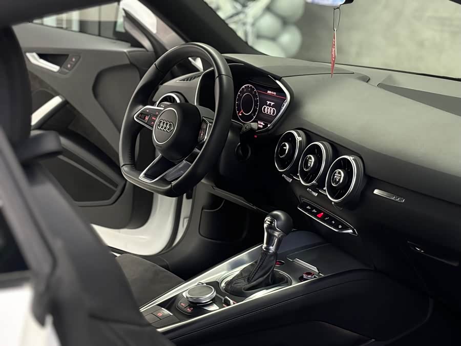 Audi TT 2017 image de voiture #13