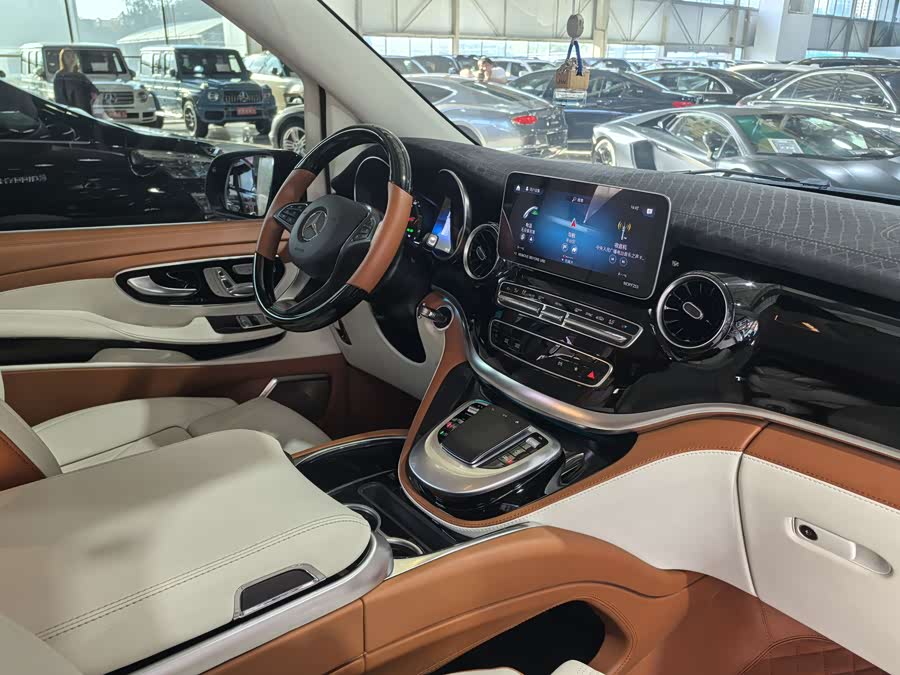 Mercedes-Benz V Class 2023 car image #13